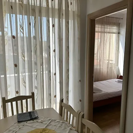 Friendly Center טיראנה