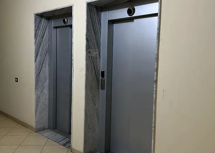 Friendly Center * טיראנה