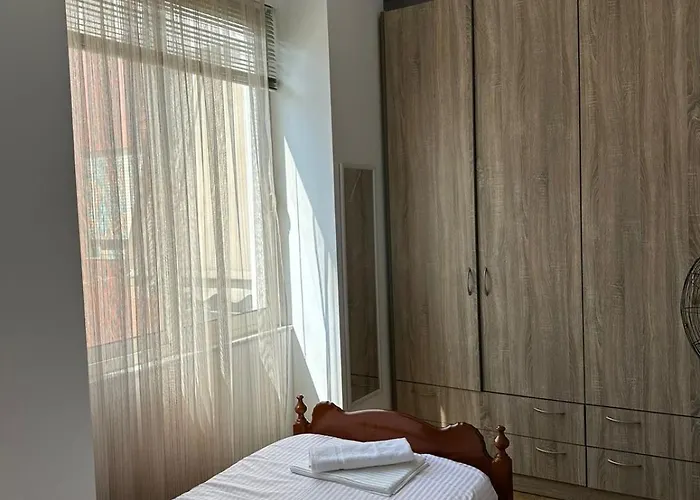 Friendly Center * 地拉那